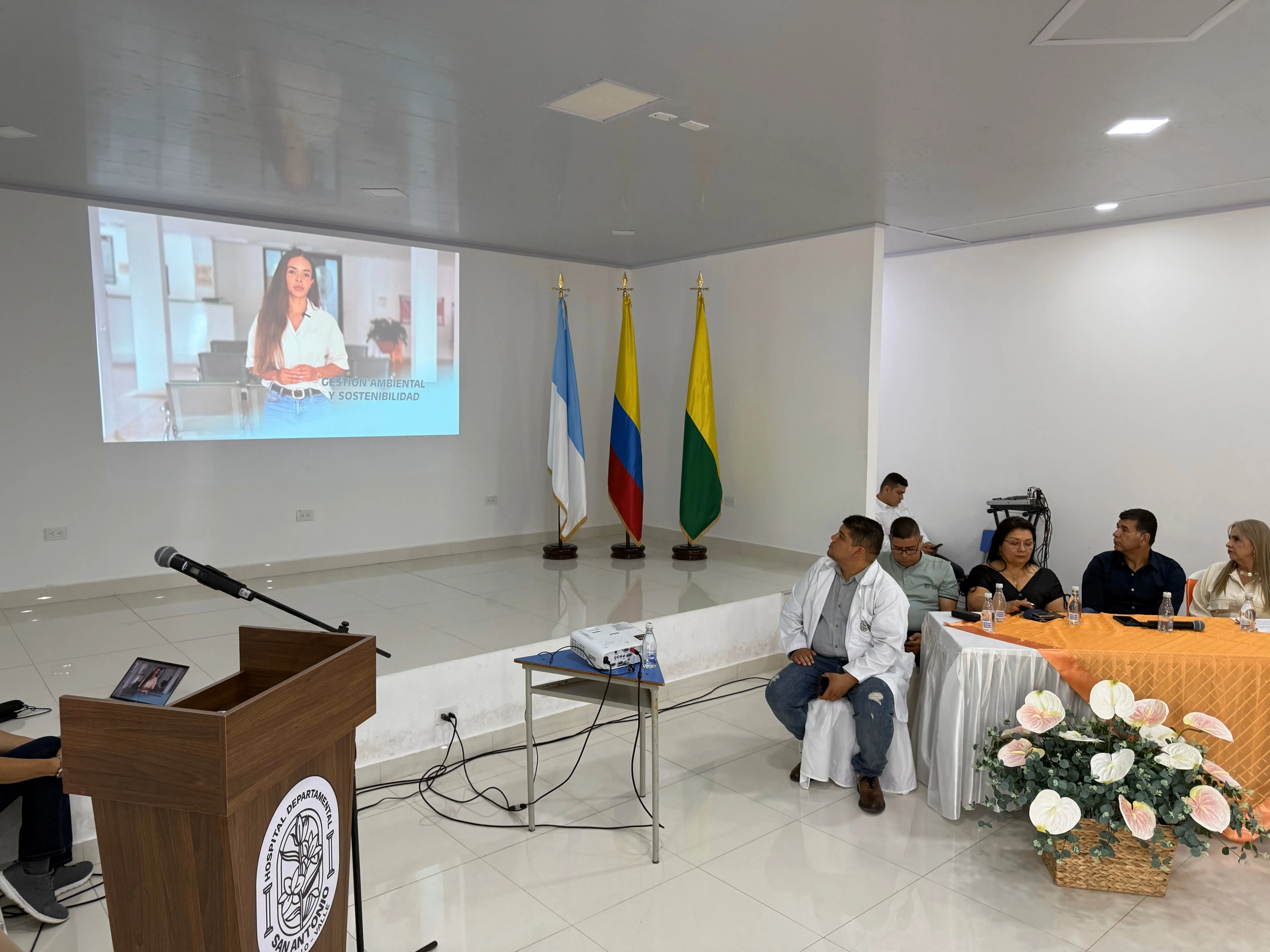 Intervenci&oacute;n de participantes