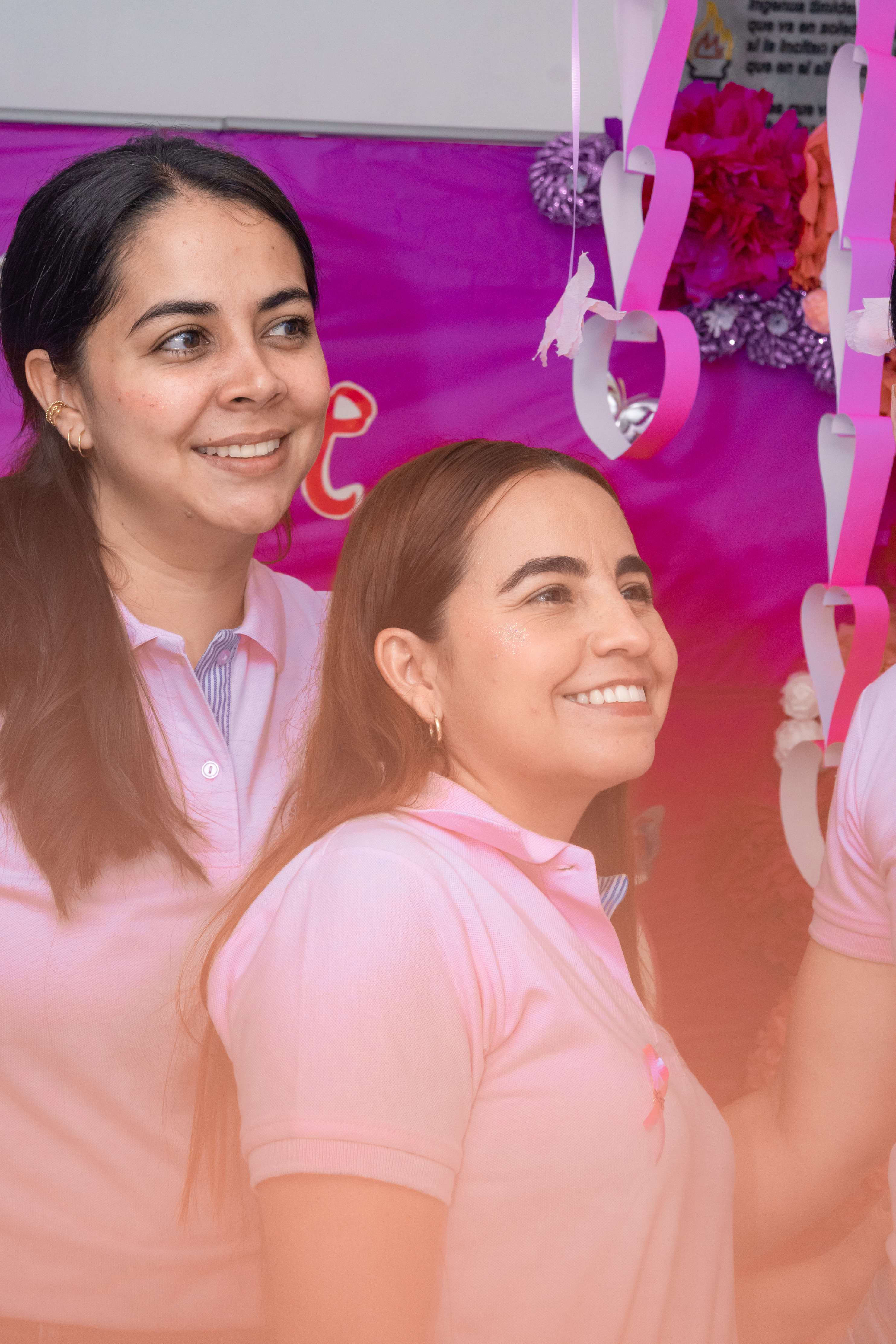 Asistentes participando